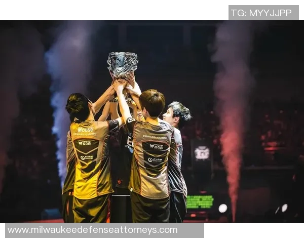 RNG的荣耀之路：从新秀到王者的成长与蜕变纪实