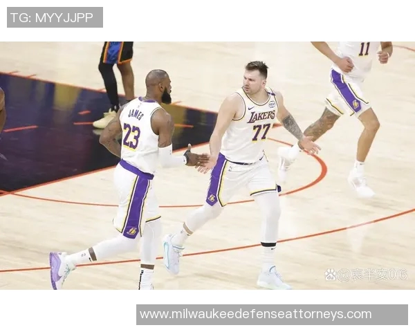 火箭与湖人第三场精彩对决视频回顾及赛后分析