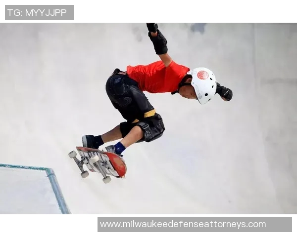 广州极限运动队在滑板精英赛中以100分稳居积分榜首位