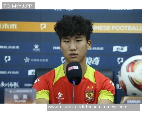 广州足球队中路突破战术解析与实战应用探讨